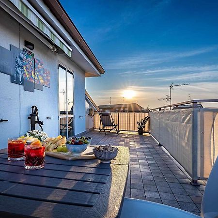 Il Terrazzo Sul Tramonto Διαμέρισμα Bastiglia Εξωτερικό φωτογραφία